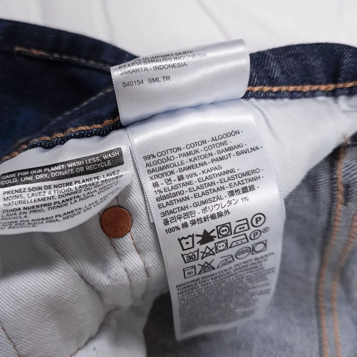 Levi's Dark Blue Straight Slim Fit Jeans W34 L32 - Image 2