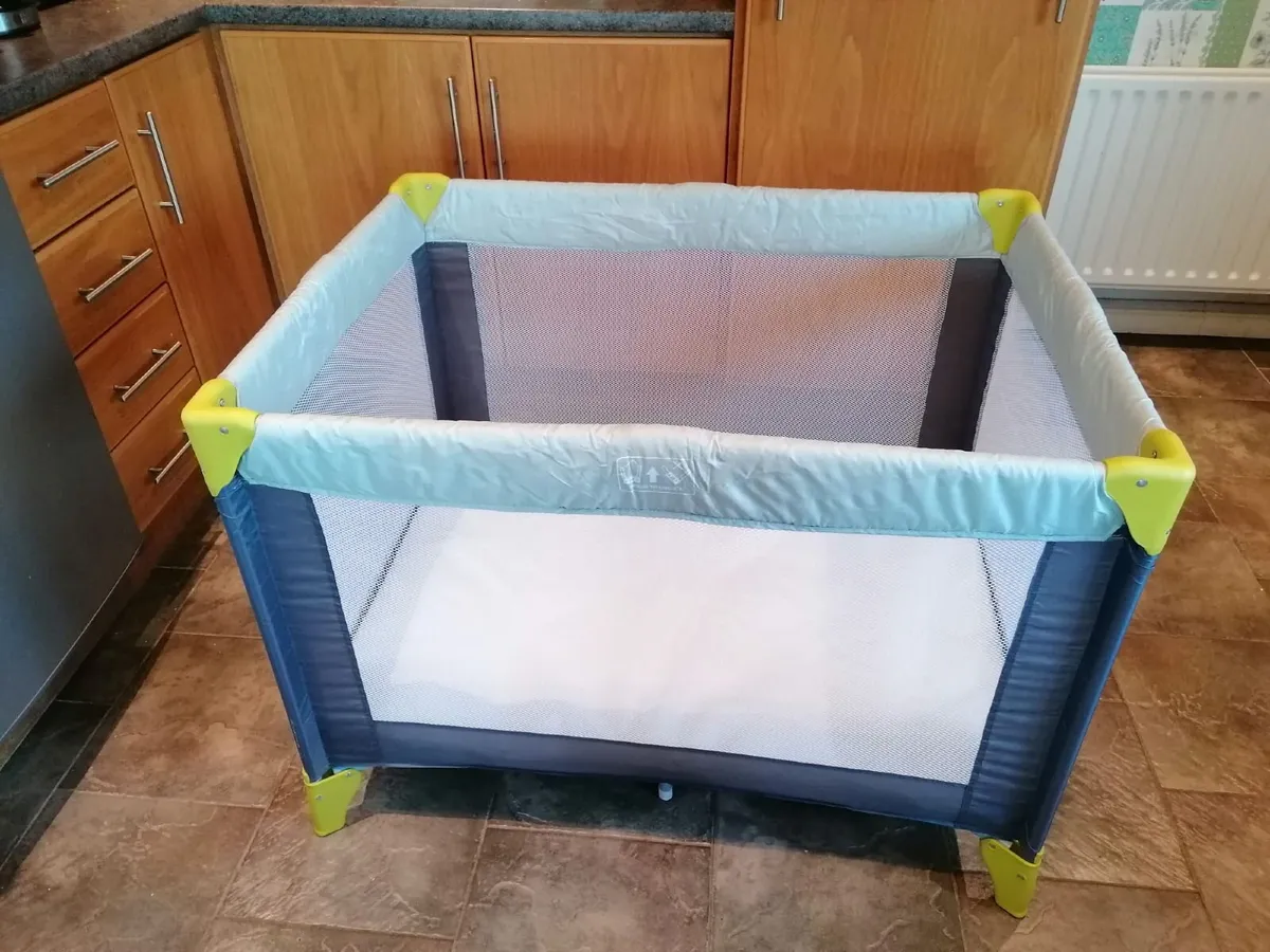 Travel cot - Image 3