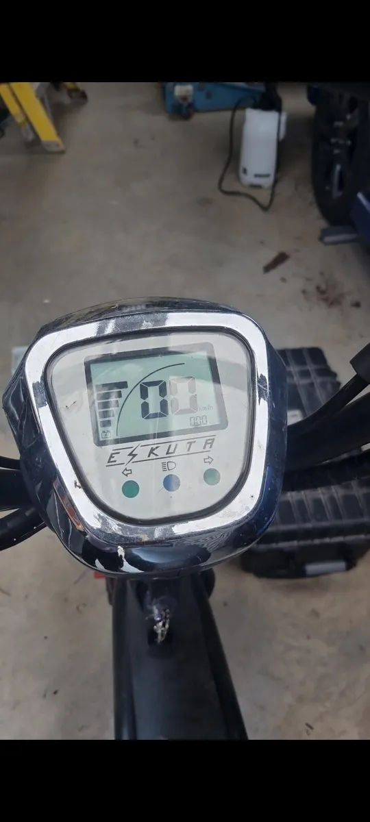 Electric scooter - Image 3