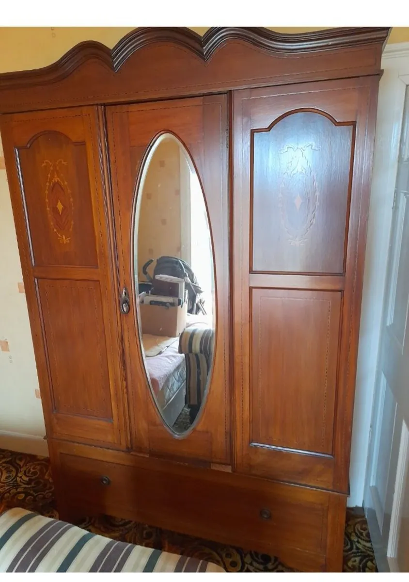 Antique furniture - Image 1