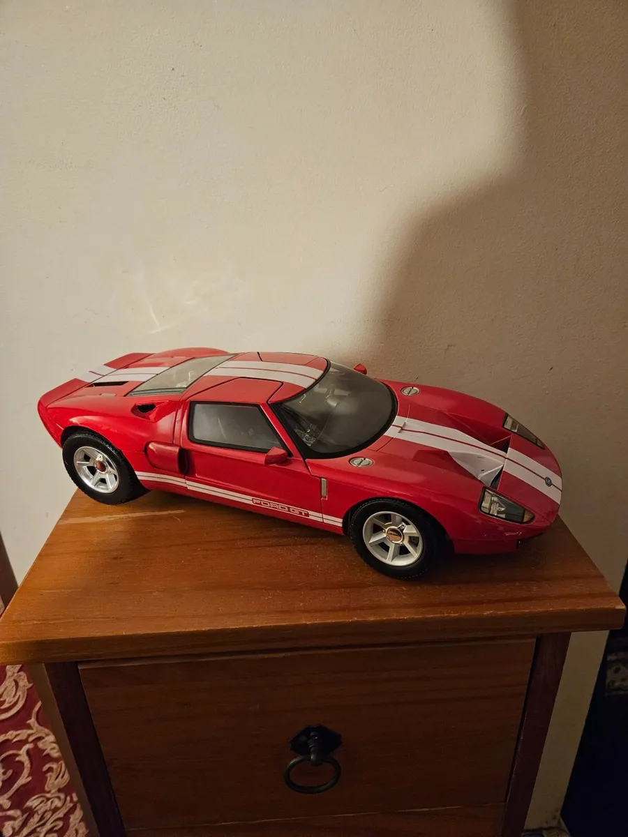 Corgi Motormax Ford GT Concept 1:12 scale - Image 1