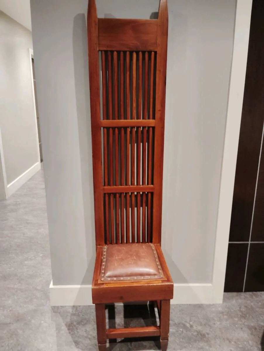 Dark wood furniture - Image 2