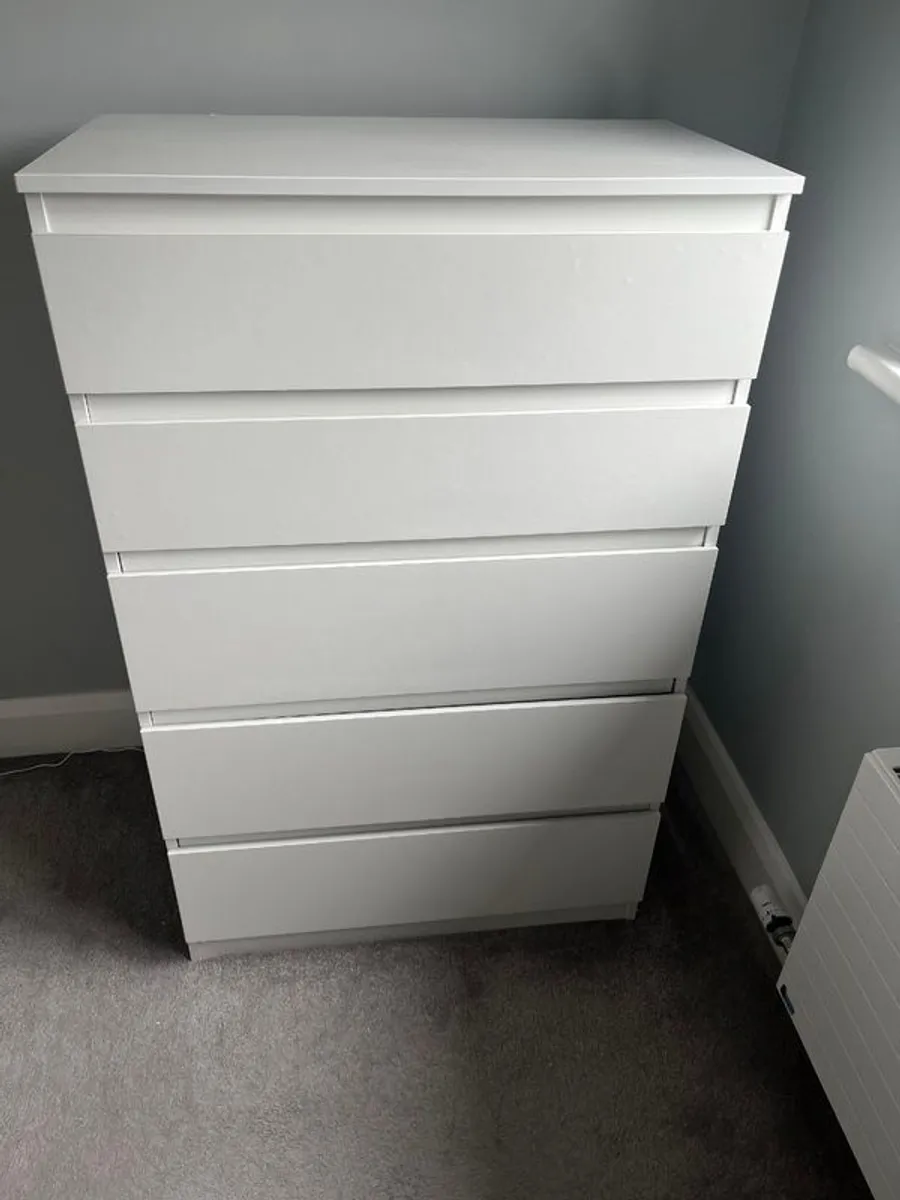 Chest of 5 drawers - Image 1
