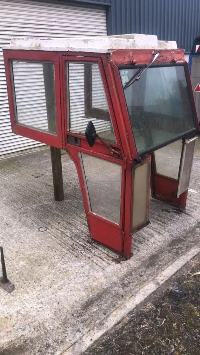 Massey 135 and cab - Image 2