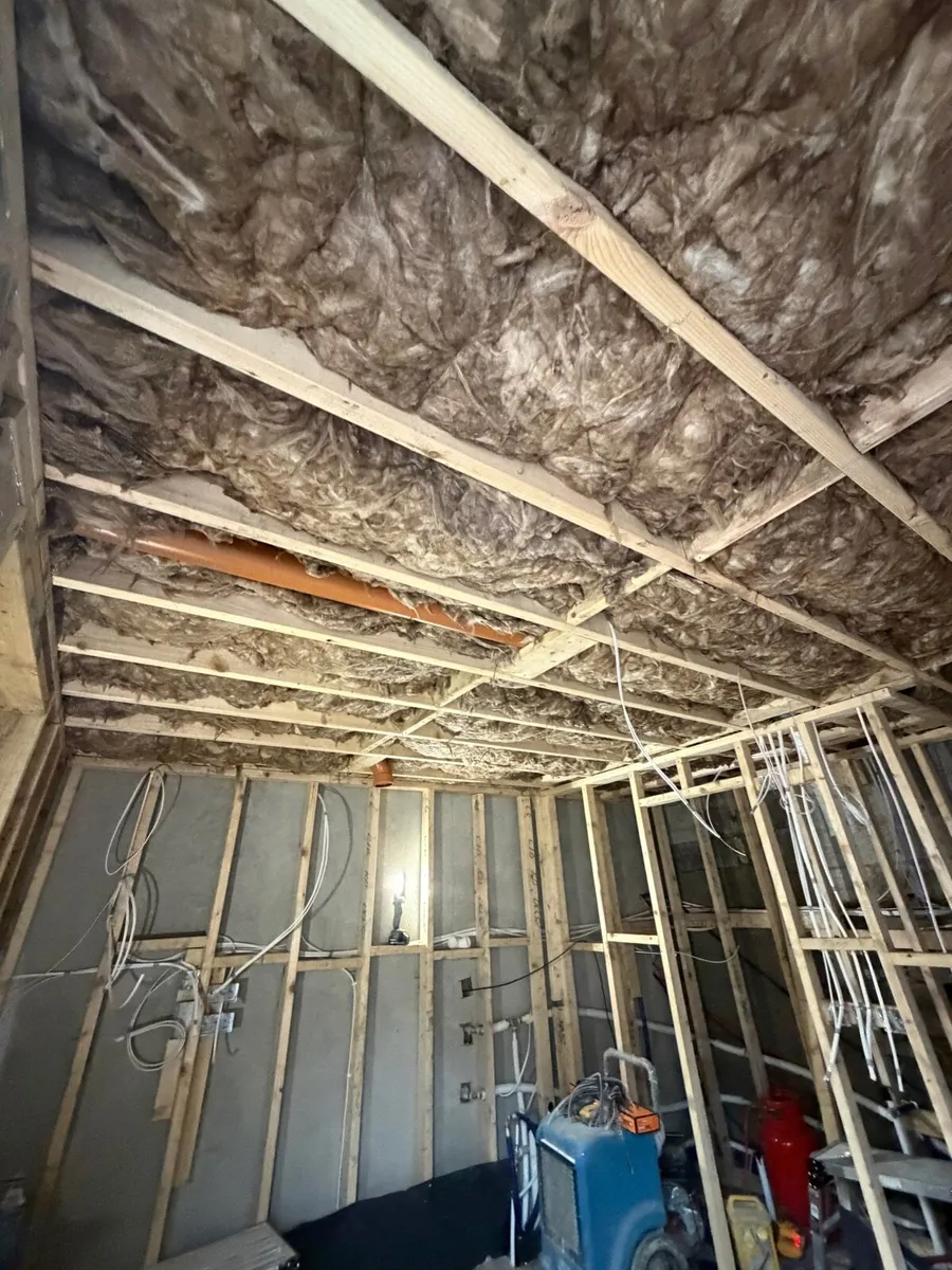 Professional drywall & renovation team - Image 2