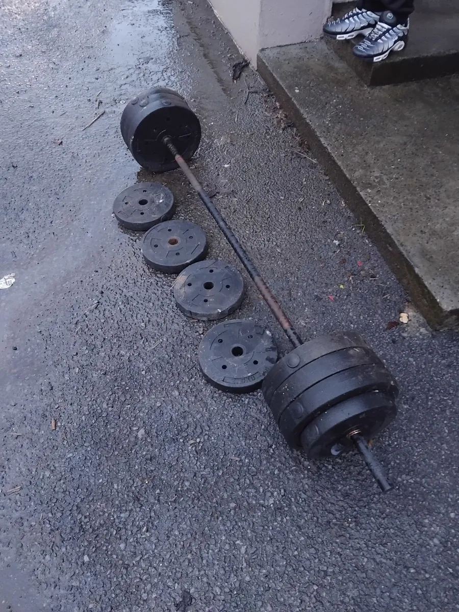Lifting weights in good condition priced - Image 1