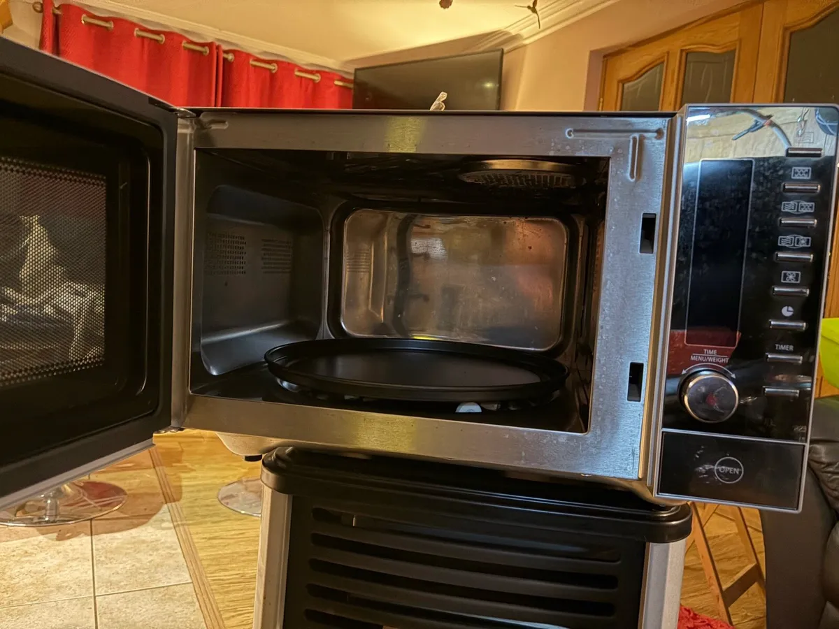 Silver crest microwave oven
