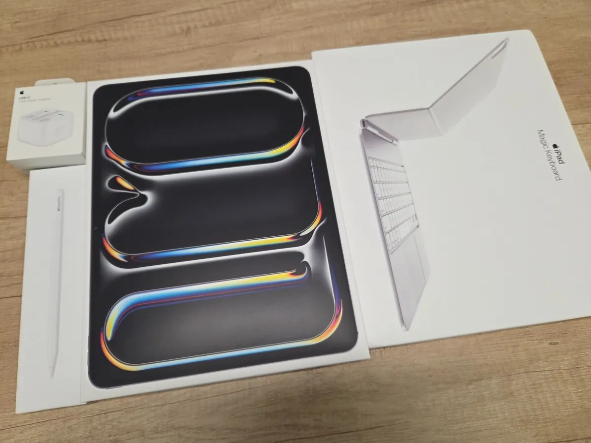 NEW 2026 M5 Apple iPad Pro 13 Keyboard and Pencil - Image 3