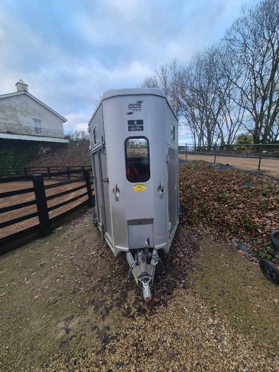 Ivor williams 511 - Image 2