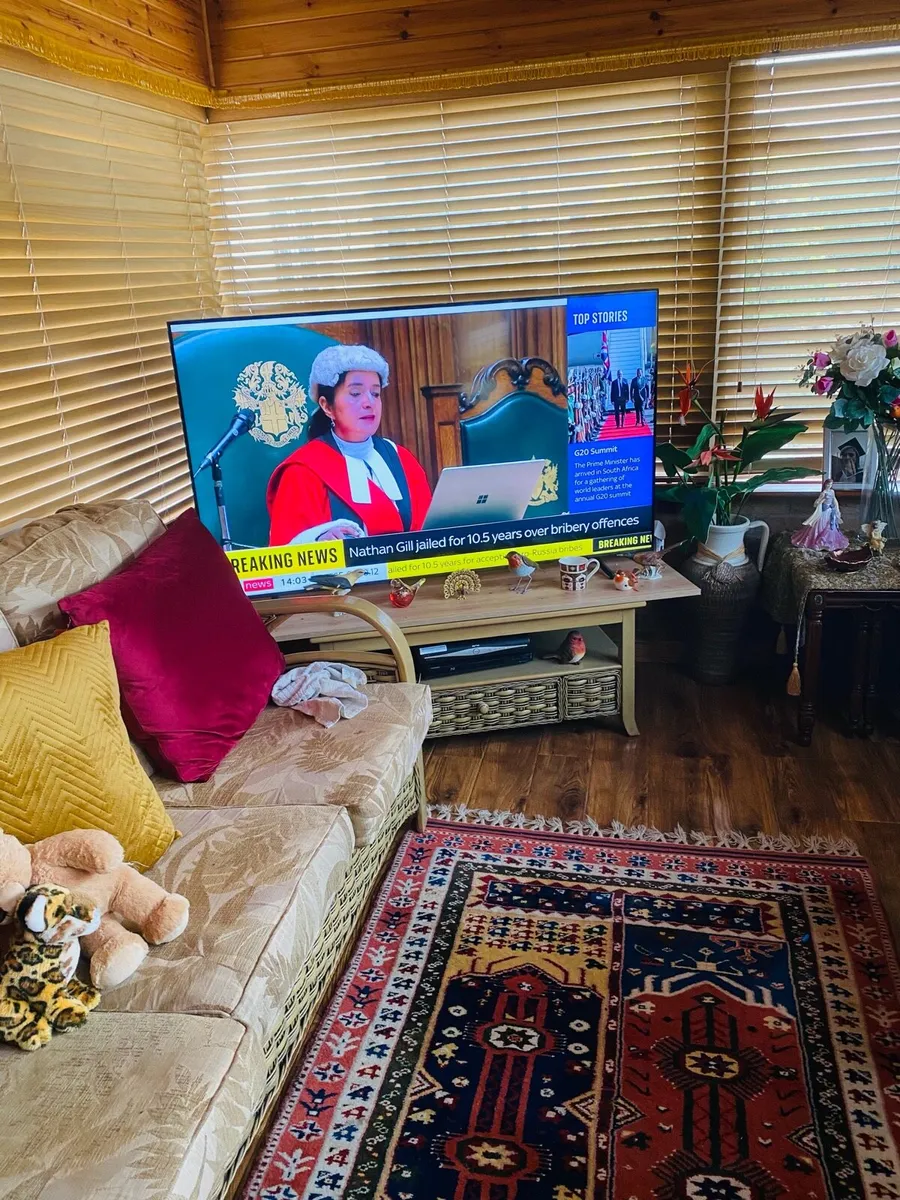 Samsung smart flatscreen tv 65” - Image 2