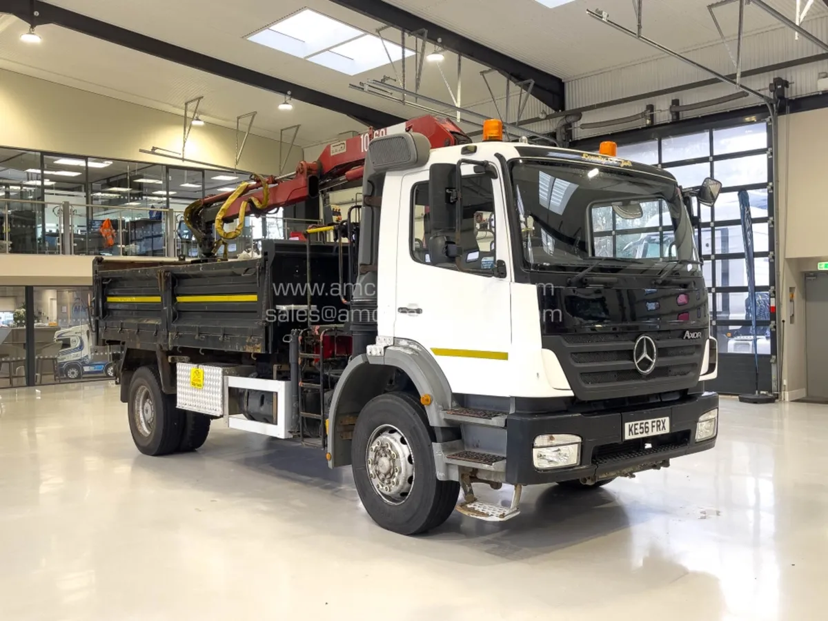 2006 MERCEDES AXOR 1823K CRANE-MOUNTED TIPPER - Image 2