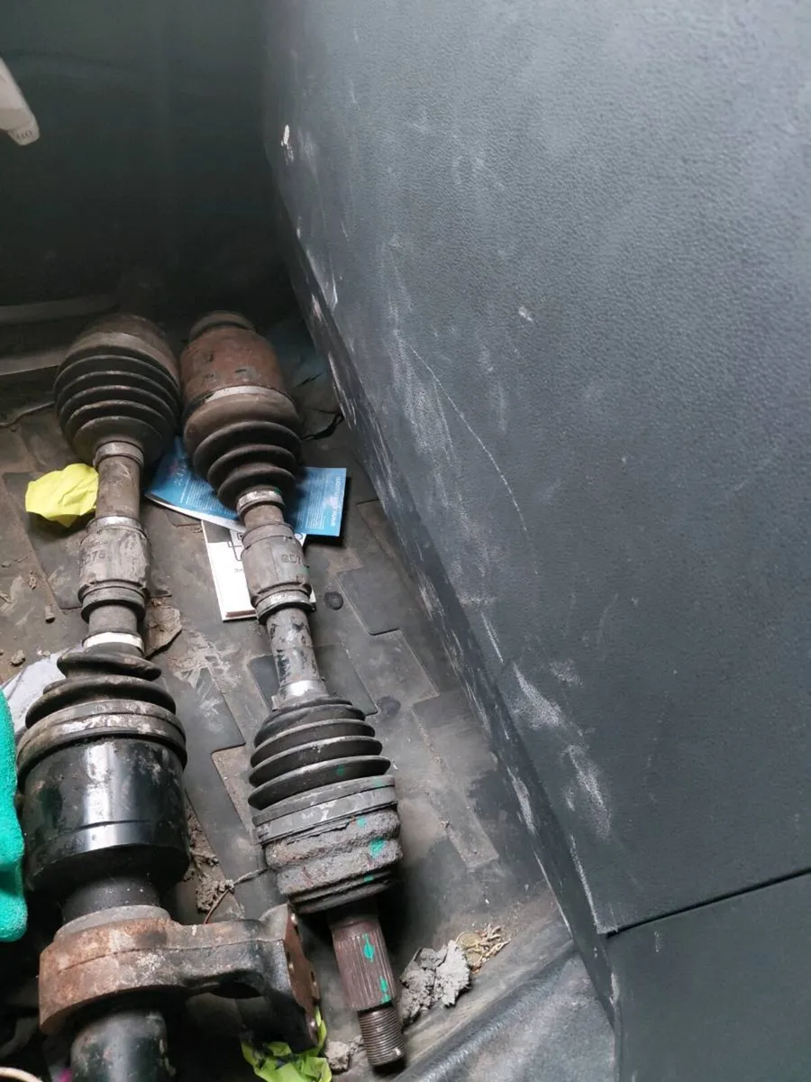 Maszda 3 drive shafts