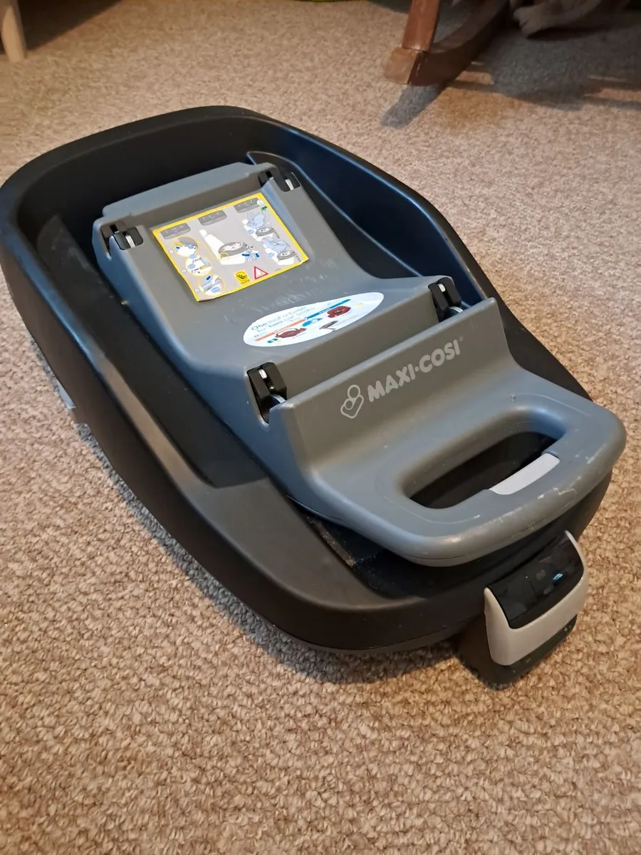 Maxi cosi Familyfix isofix car seat base - Image 1