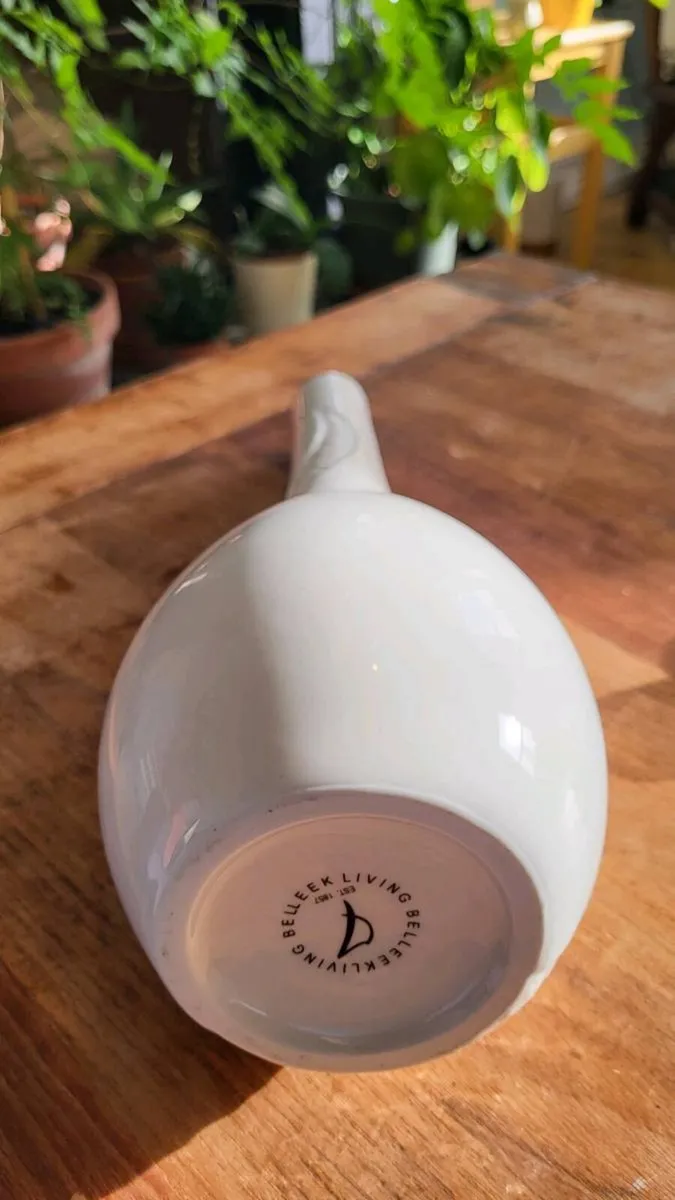 Belleek Living Sandwave Large Bud Vase - Image 4