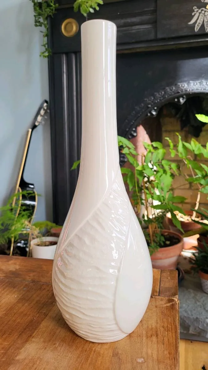 Belleek Living Sandwave Large Bud Vase - Image 1