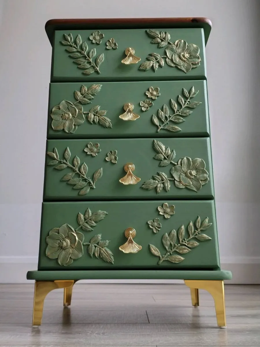 Small chest/locker/occasional table - Image 2