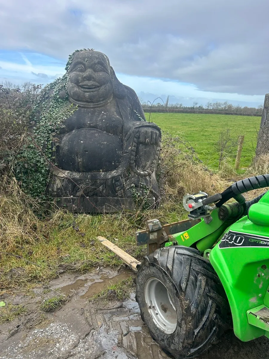 Giant Limestone Buddha 7.5 feet tall x 8 tonnes - Image 1