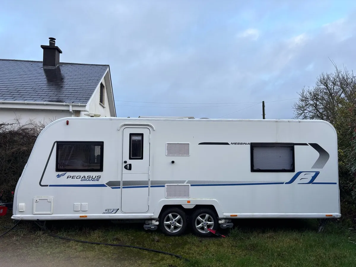 Caravan 4 Berth Bailey Pegasus Grande +accessories - Image 2