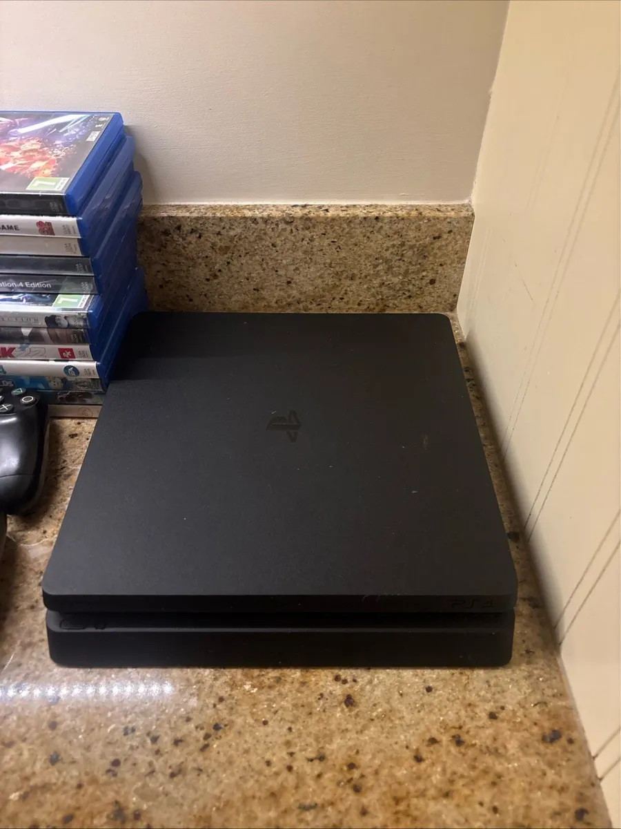 PS4 Console + 5 Controllers and games - Image 2
