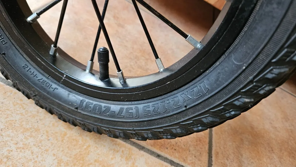 Banana balance bike - Image 2