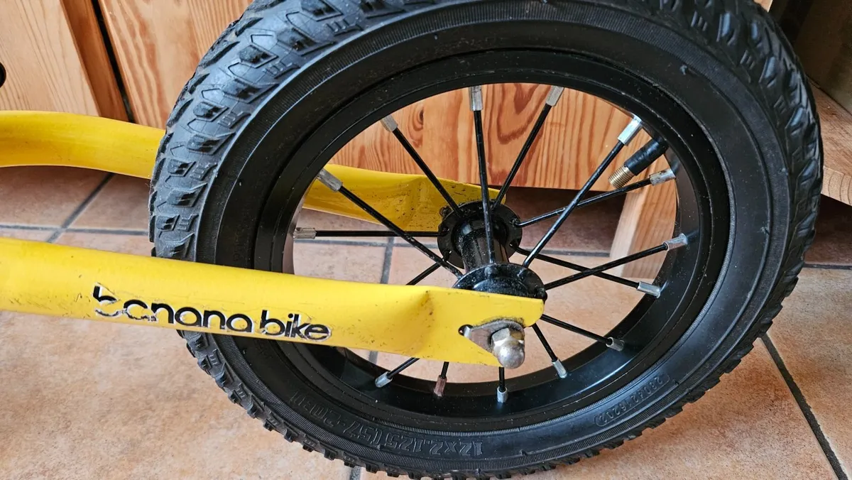 Banana balance bike - Image 4
