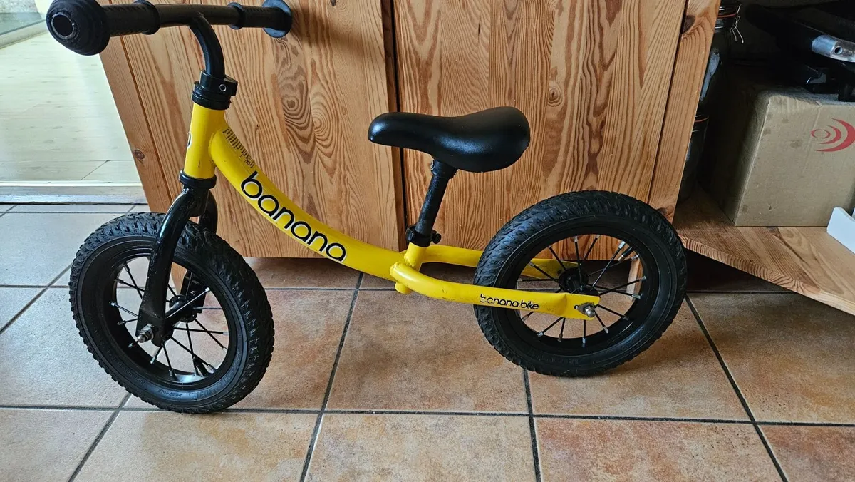 Banana balance bike - Image 1