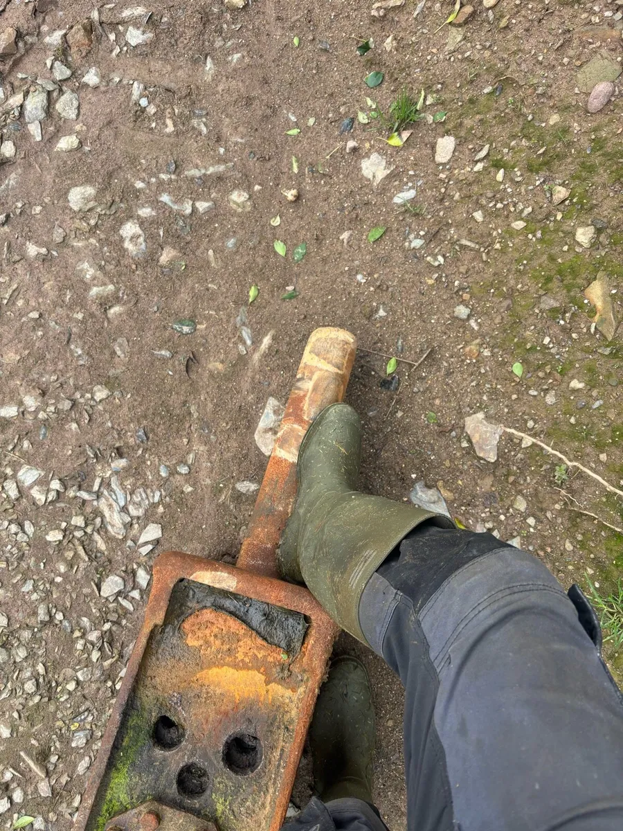 Rock breaker - Image 4