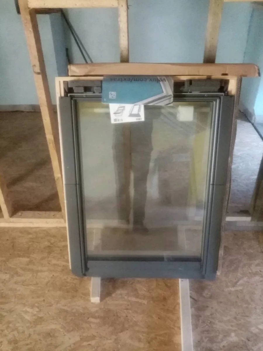 Velux 780x980 +flashings NEW - Image 4