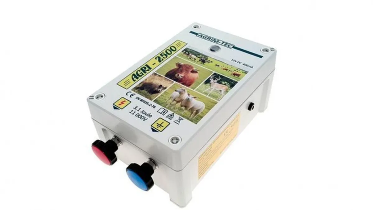 Strong Battery/Mains Fencer up to 50km - Image 3