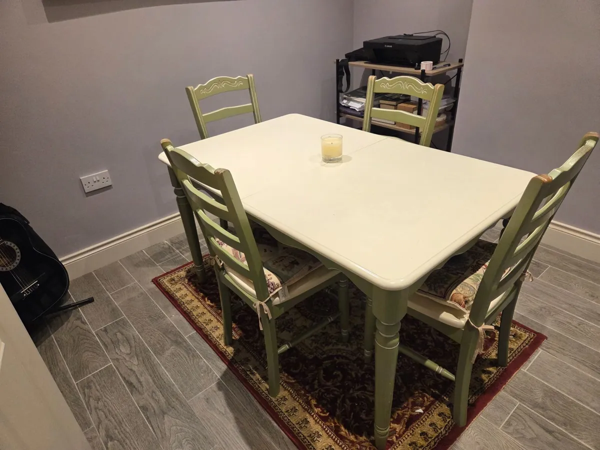 Table and Chairs - Image 2