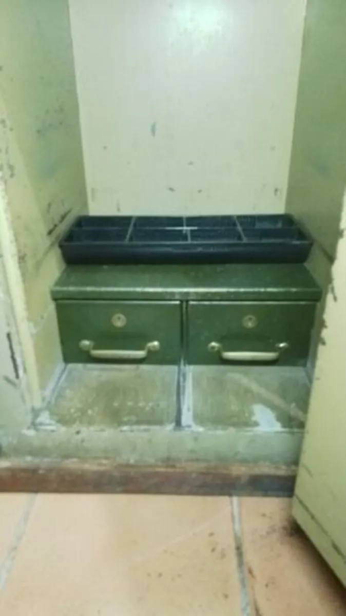 Milners Patent Fire Resisting Special Safe - Image 3