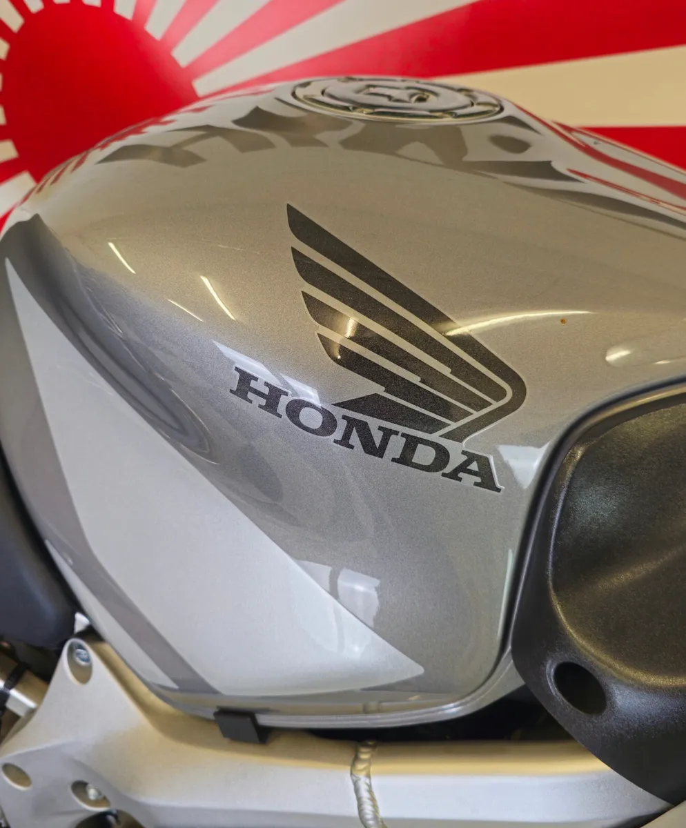 2005 Honda CBR600F - Image 2