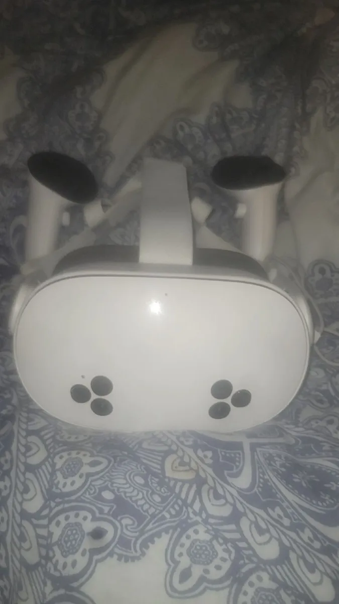 Meta Quest 3s - Image 1