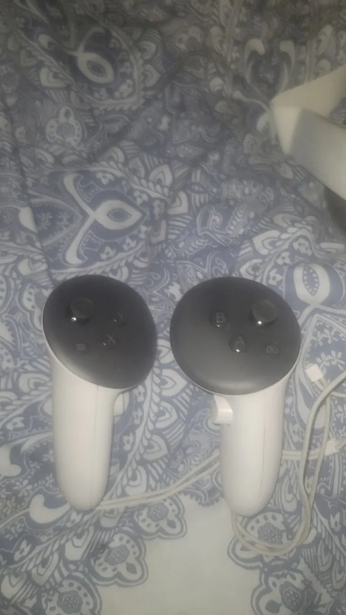 Meta Quest 3s - Image 2