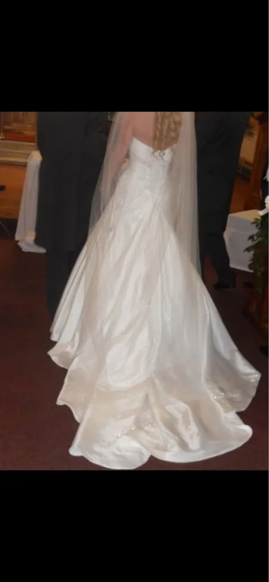 Wedding dress - Image 1