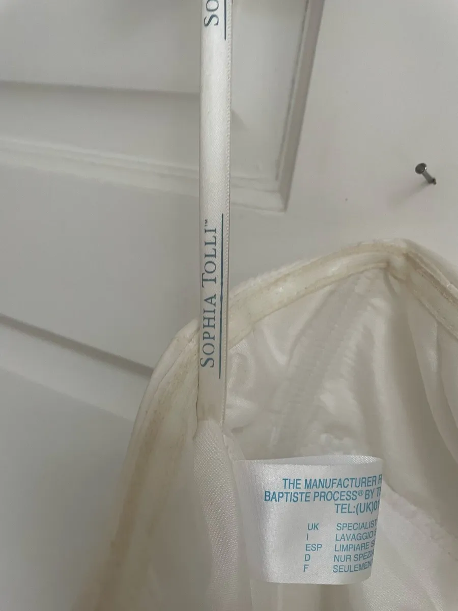 Wedding dress - Image 4