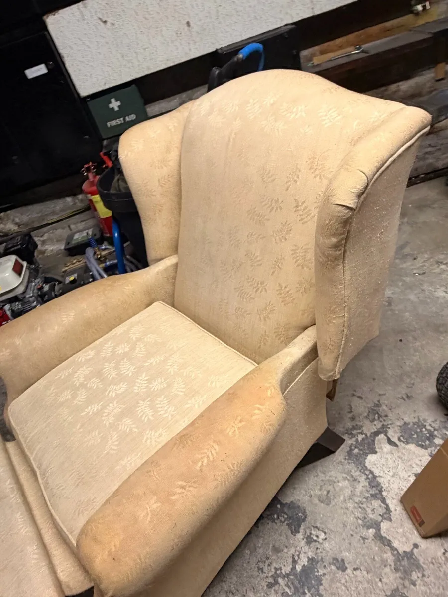 Laura Ashley Queen Ann recliner - Image 4