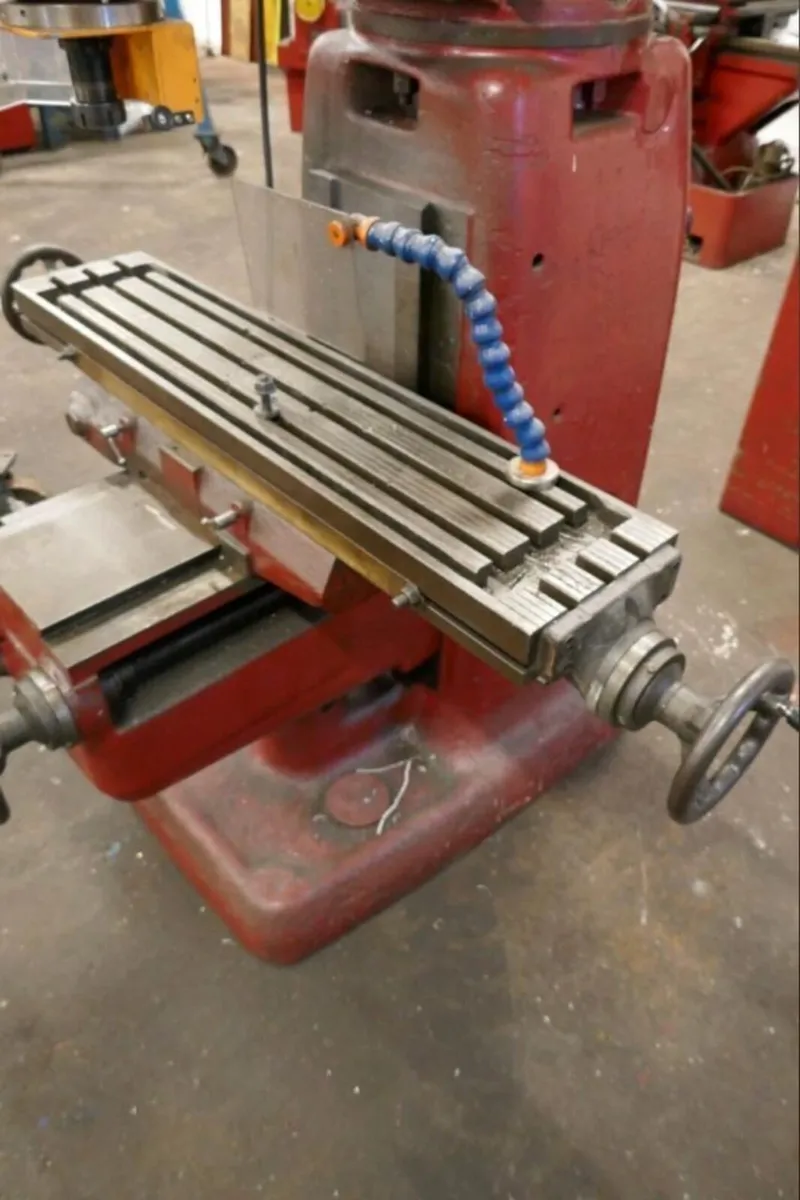 Induma milling machine  Delivery available - Image 2