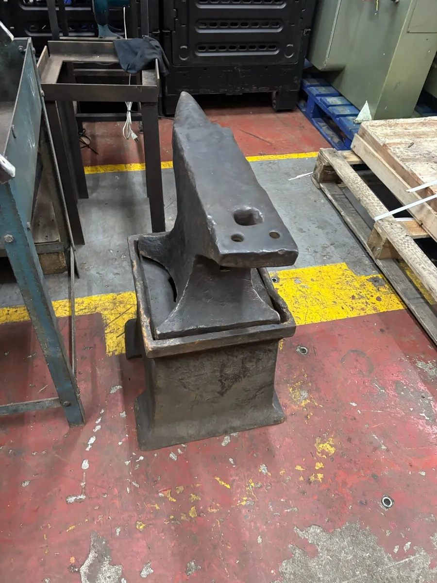 100 kg anvil with a 100 kg stand forged - Image 4