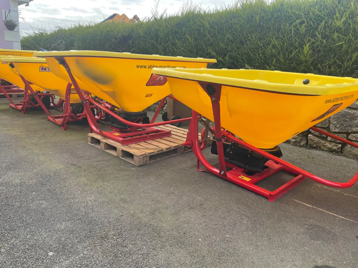 New Abbey Fertiliser Spreaders In Stock - Image 4