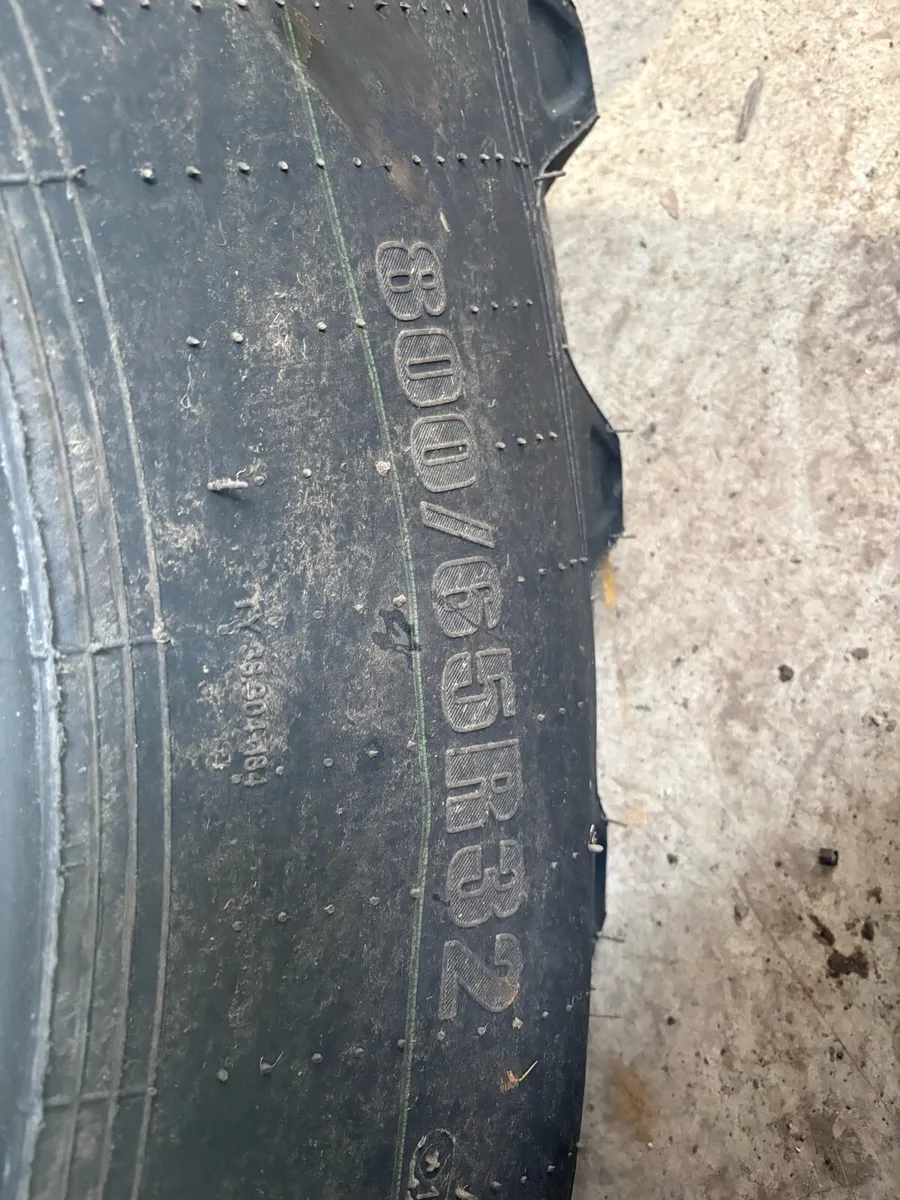 tyres 800/65r32 - Image 2