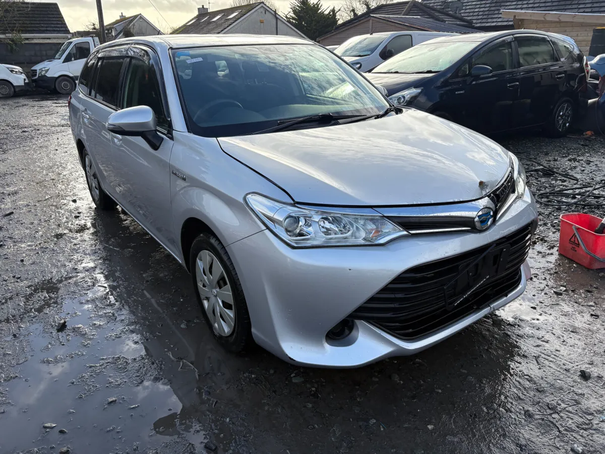 2017 Toyota Corolla Fielder Hybrid drive away - Image 2