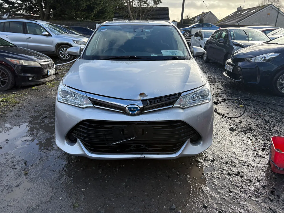 2017 Toyota Corolla Fielder Hybrid drive away - Image 3