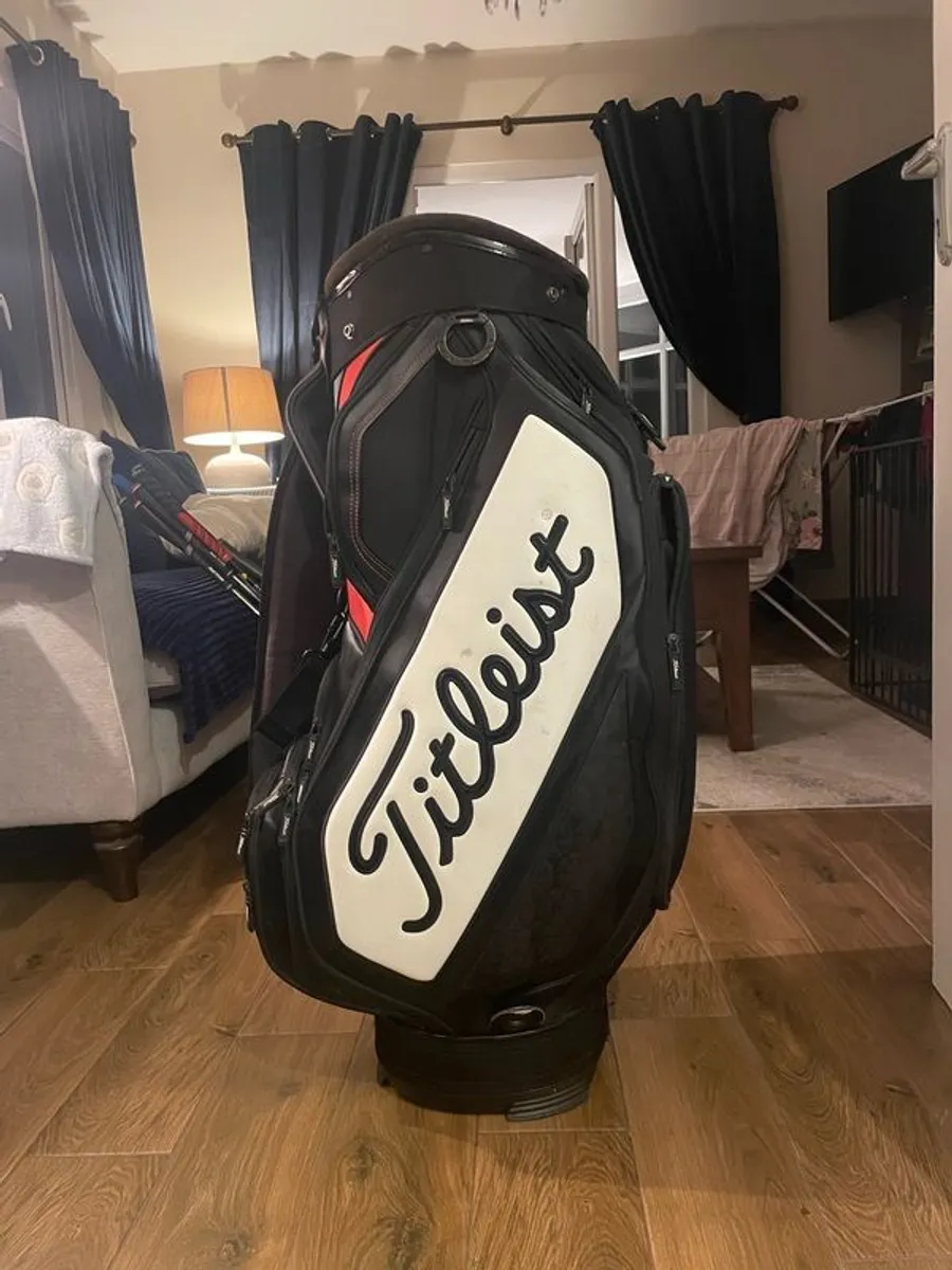 Titleist midsize Tour Bag - Image 1