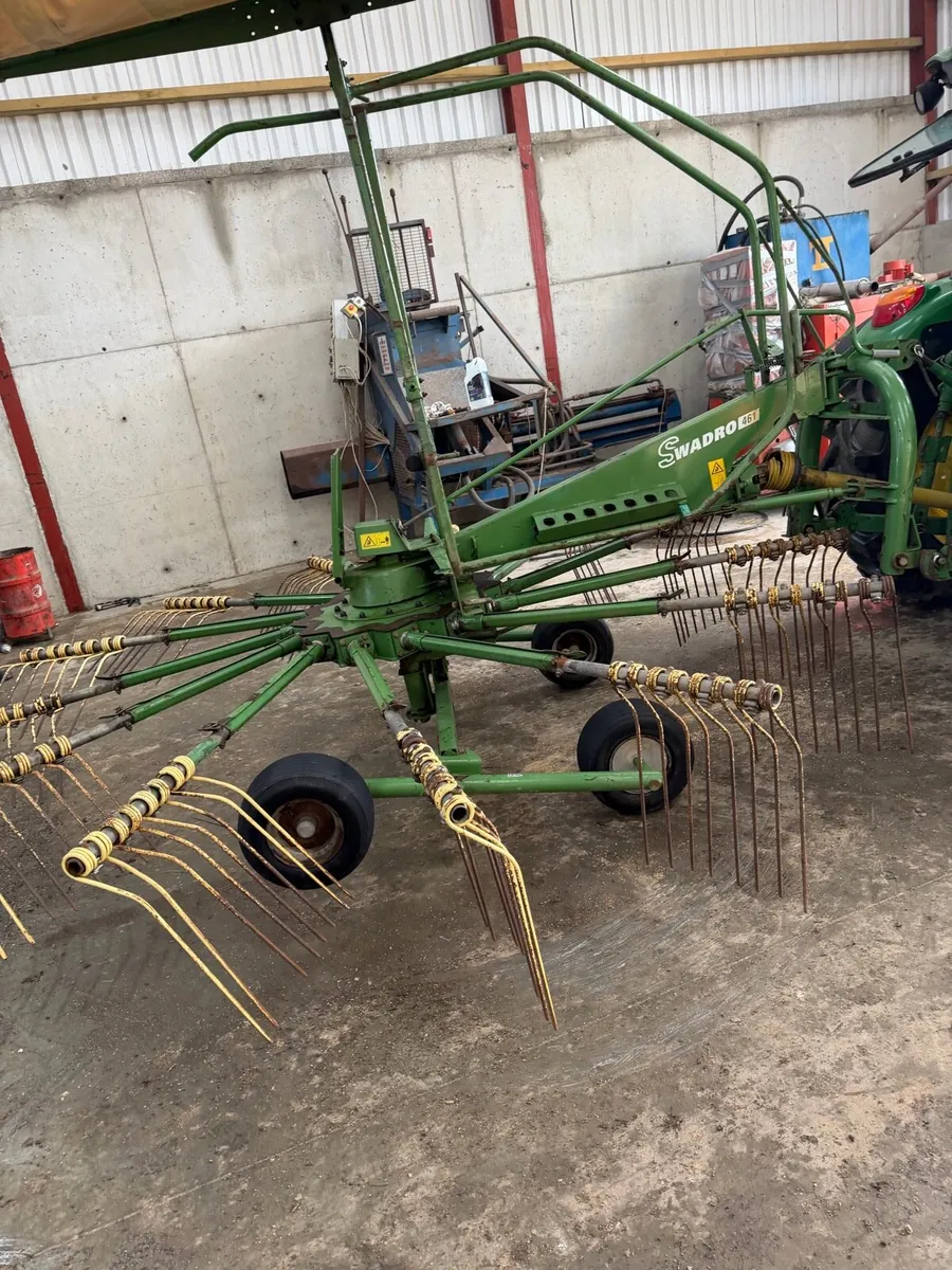 Krone 461 single rotor rake - Image 3