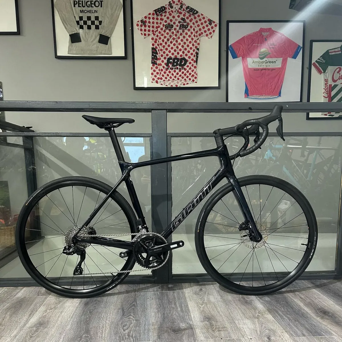 Giant TCR Advanced Disc 1 105 Di2 Medium - Image 1