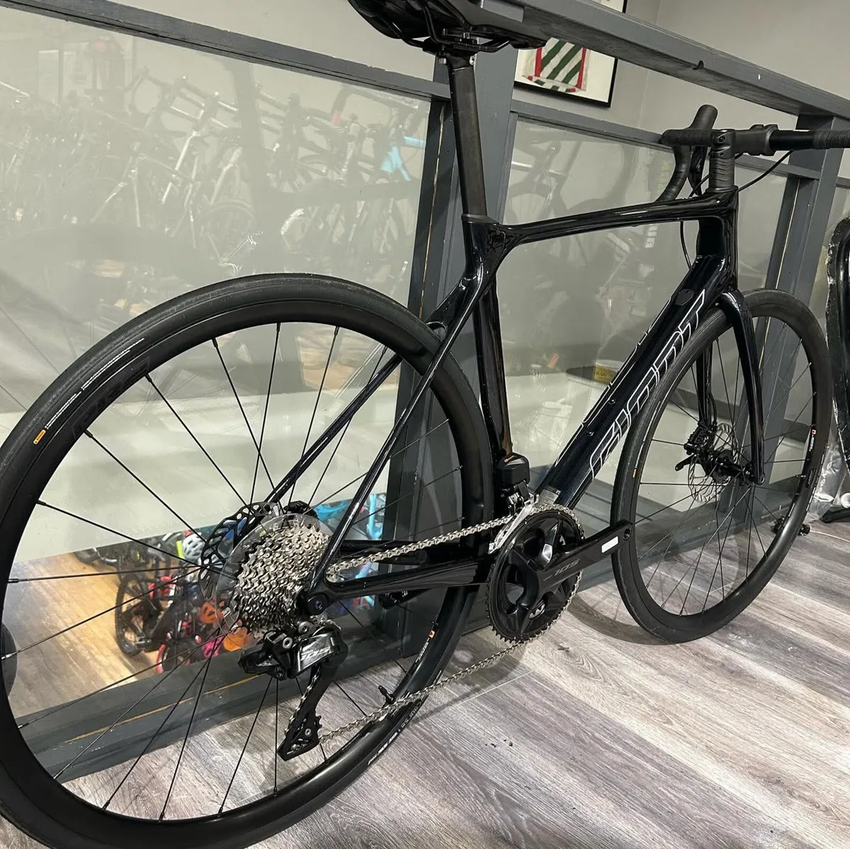 Giant TCR Advanced Disc 1 105 Di2 Medium - Image 2