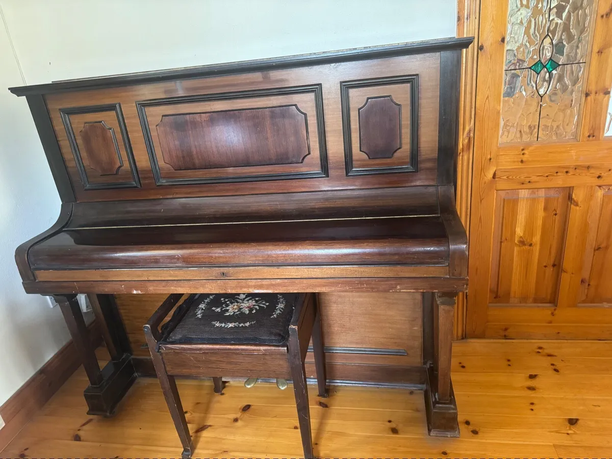 Piano with stool - Image 4