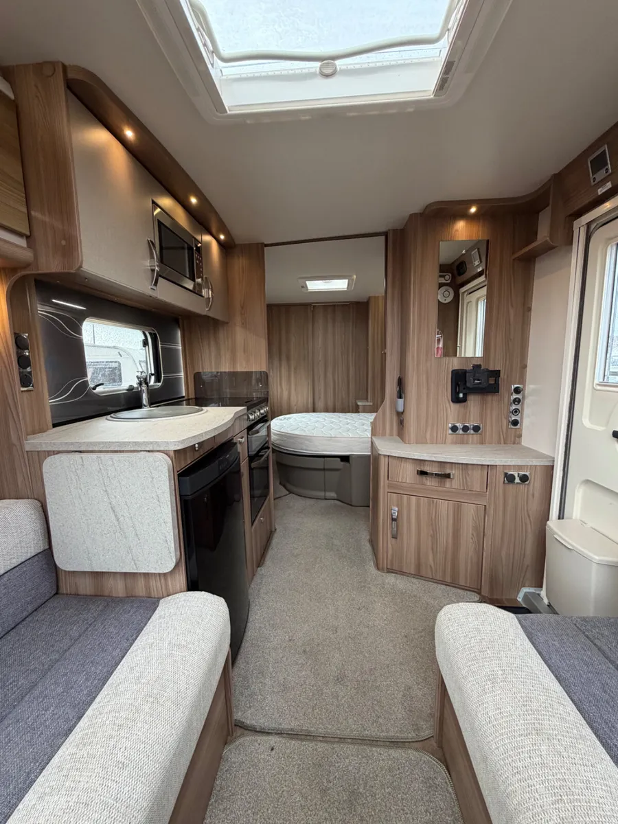 ✨2017 Swift Challenger 580 Island bed caravan ✨ - Image 4
