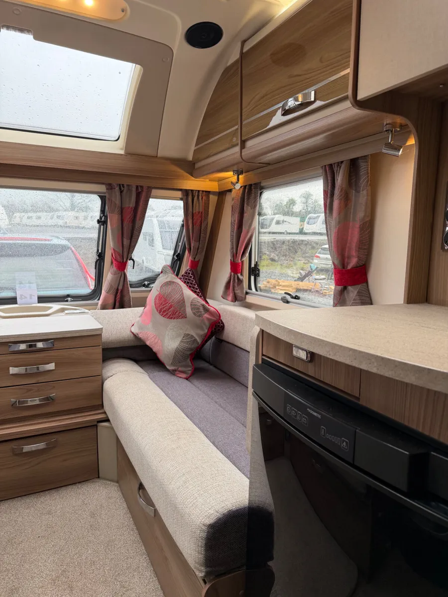 ✨2017 Swift Challenger 580 Island bed caravan ✨ - Image 3
